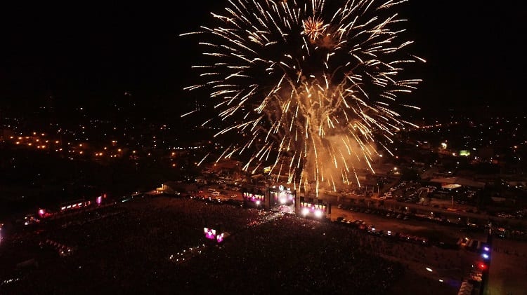 Fiesta de reggaetón y electrónica reunión a 30 mil personas
