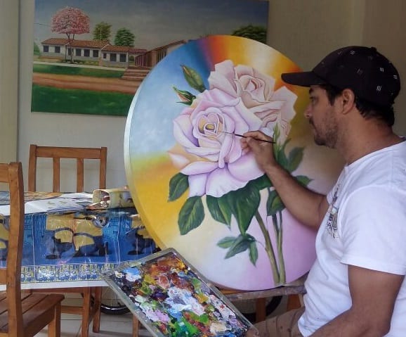 Albañil y artista: Sueña con ser reconocido gracias a su talento