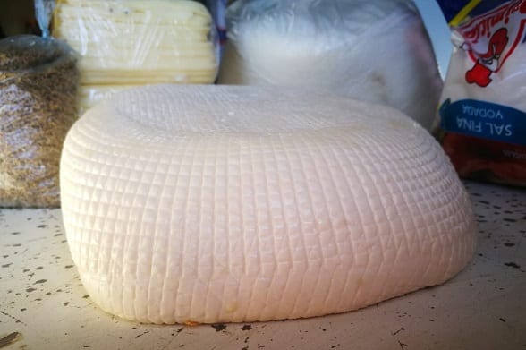 Queso Paraguay, el insumo más costoso para las comidas típicas