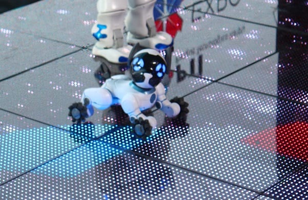 Robots, atractivo que cautiva a los niños en la expo