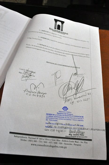 Jubilados denuncian licitación irregular en Caja Bancaria