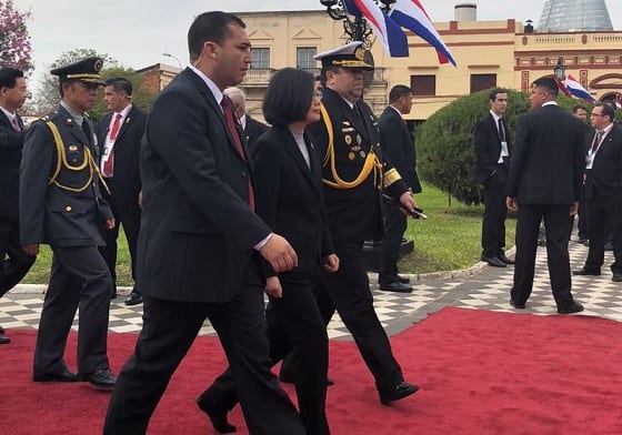 Así vistieron las mujeres del nuevo Gobierno durante la ceremonia de traspaso