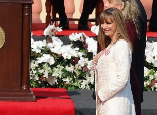 Así vistieron las mujeres del nuevo Gobierno durante la ceremonia de traspaso