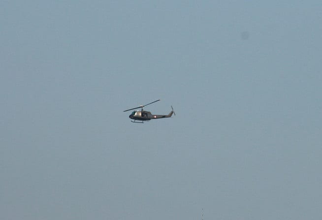 Francotiradores y aviones en despligue de seguridad de juramento