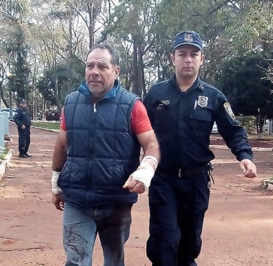 Pitbull salva a mujer de agresión