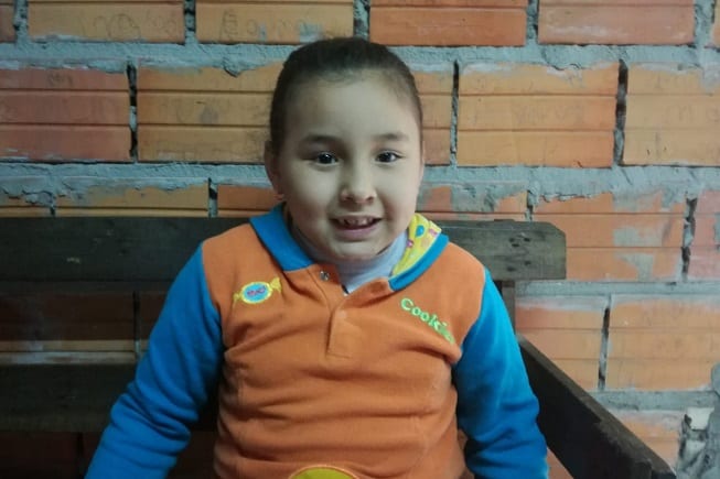 Madre necesita G. 10 millones para que su pequeña hija pueda caminar