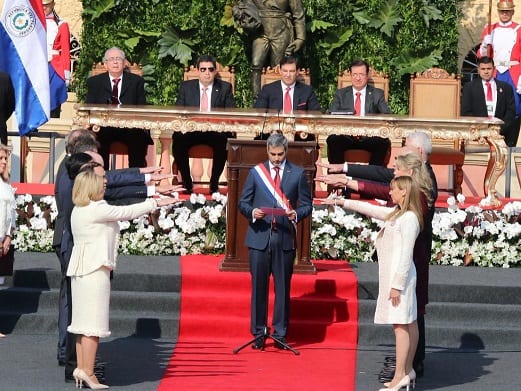 Así vistieron las mujeres del nuevo Gobierno durante la ceremonia de traspaso
