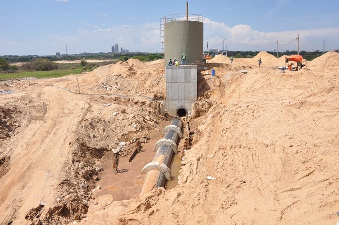 Lento avance en la limpieza de desembocadura del arroyo Mburicaó