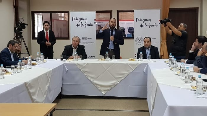 Plantean soluciones a la alta contaminación del arroyo Mburicaó