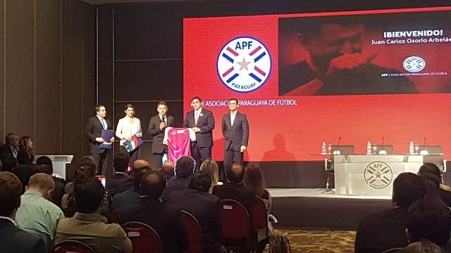 Osorio destaca potencial de jugadores paraguayos en su presentación
