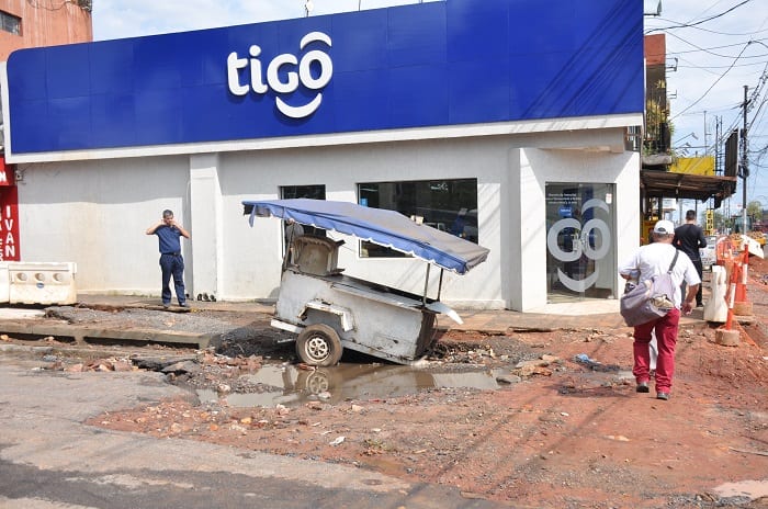 Retoman actividades luego de inundación en zona del metrobús