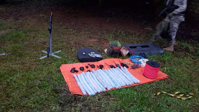 Retiran «Coche bomba» del sitio de allanamiento en el este