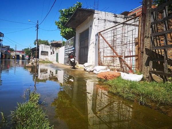 Pobladores del bañado prefieren alquilar antes que vivir en refugios