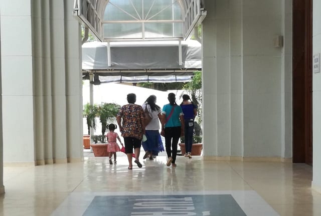 Registran masiva presencia de fieles ante inicio de novenario de Caacupé