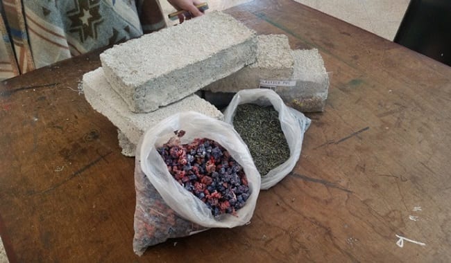 Elaboran ladrillos con plásticos reciclados