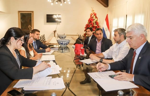 Gobierno anuncia reducción en el precio del pasaje