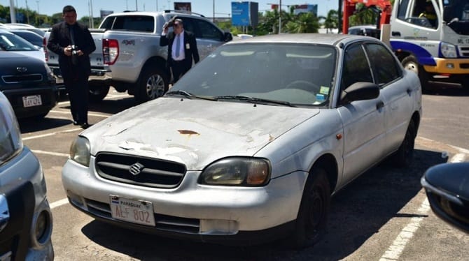 Descubren vehículo estacionado hace seis años en el aeropuerto