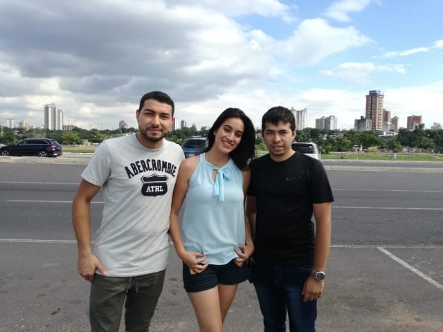 Jóvenes presentan la versión paraguaya de la música Calma