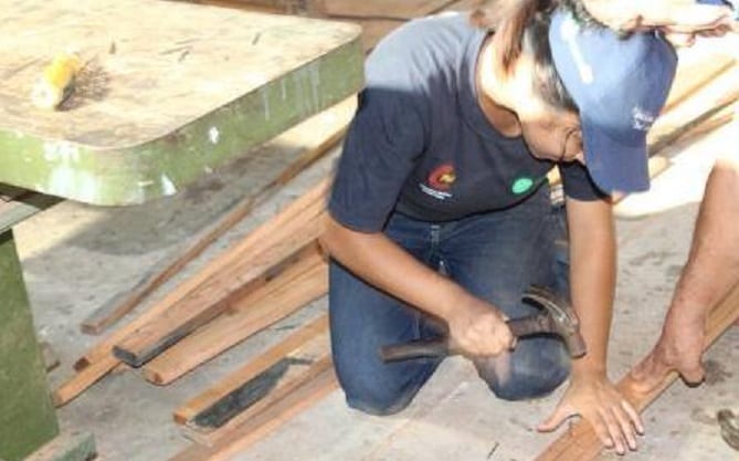 Invitan a jóvenes a inscribirse para acceder a becas y aprender oficios