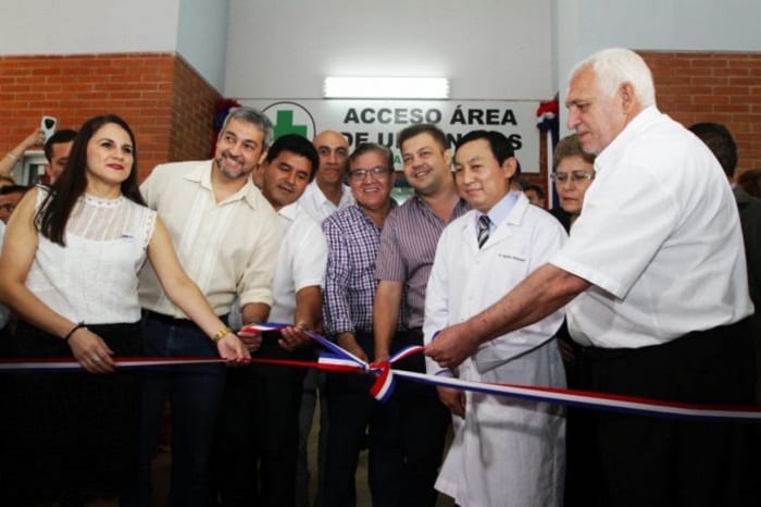 Presidente entrega obras y equipos para fortalecer sistema de salud