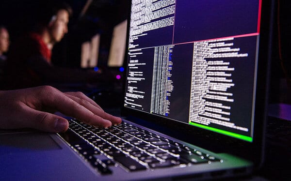 10 peligrosos datos que debe eliminar de Facebook ya mismo
