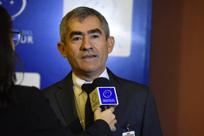 10 maneras en que políticos y funcionarios dilapidan el dinero del pueblo