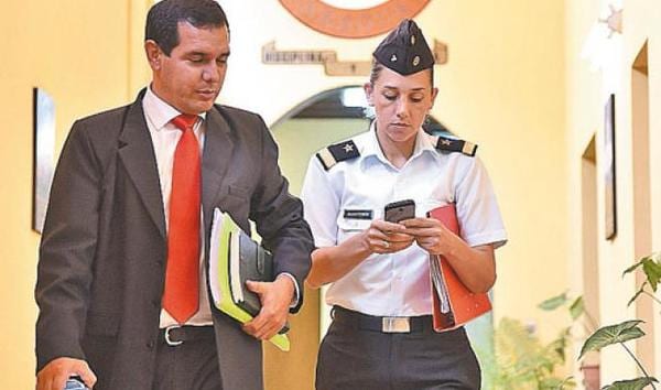 11 datos sobre la militar condenada por querer amamantar