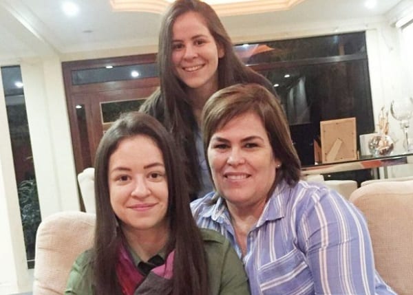 Cuevas mintió sobre renuncia de sus hijas