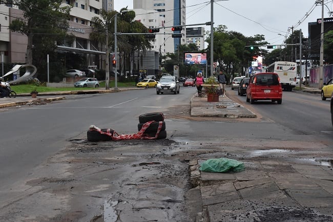 Zona “top” de Asunción está minada de baches