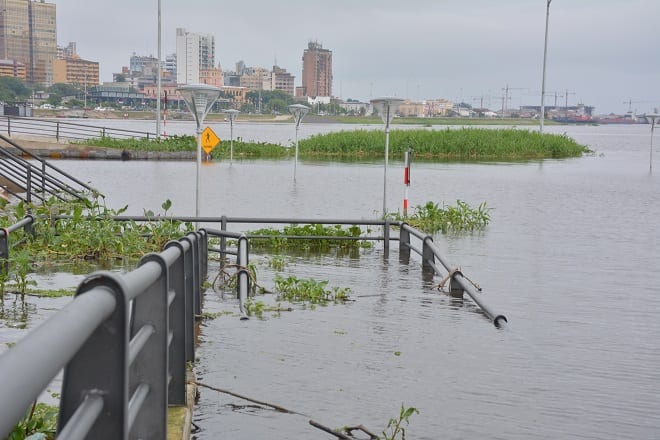 10 impactantes imágenes del antes y después de la crecida en la Costanera
