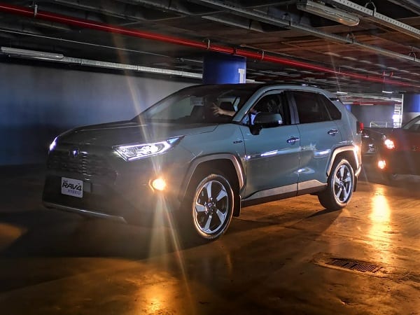 Exhiben vehículos eléctricos y sus ventajas