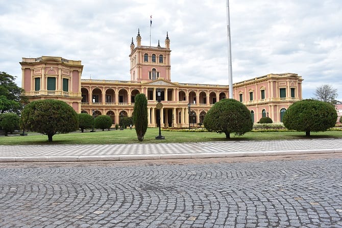 Buscan revalorizar adoquinados en circuitos históricos de la capital