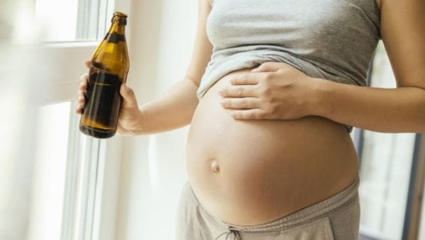10 alarmantes datos sobre el consumo de alcohol en el embarazo