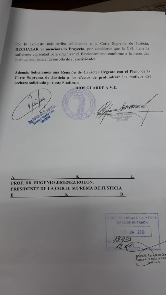 Trabajan solo seis horas y ahora se niegan a arrancar a las 9:00