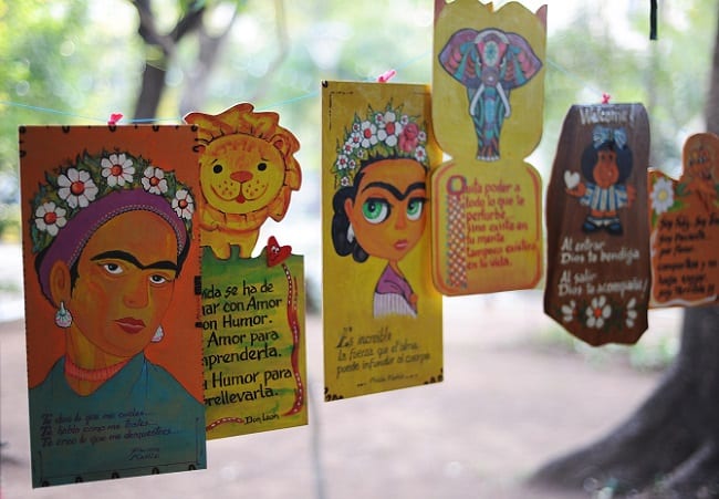 Artesanos exponen innovadores obsequios para el Día de la Amistad