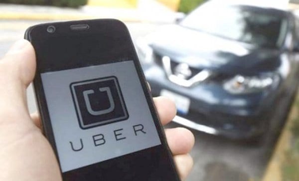 10 datos para entender la “guerra” entre taxistas y ubers