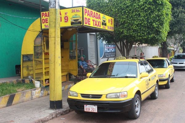 10 datos para entender la “guerra” entre taxistas y ubers