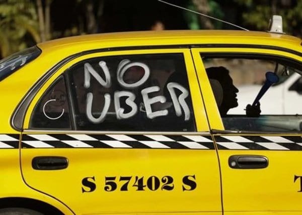 10 datos para entender la “guerra” entre taxistas y ubers