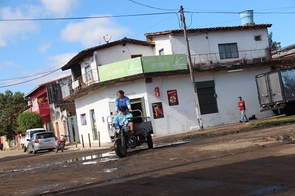 Río desciende y deja calles en pésimo estado en el Bañado Sur