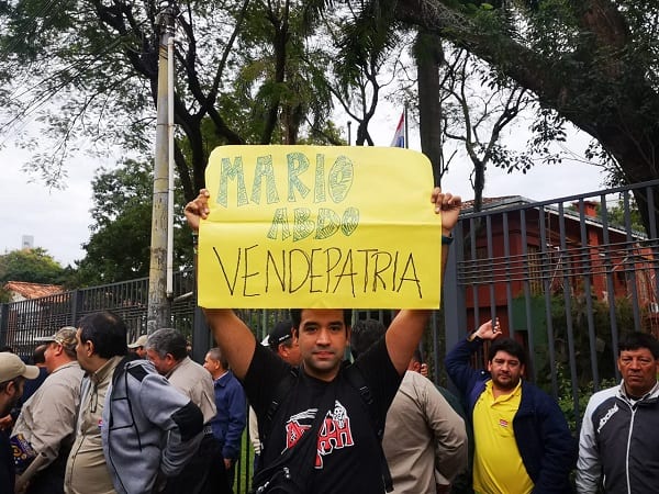 Funcionarios de la Ande en pie de guerra exigen renuncias