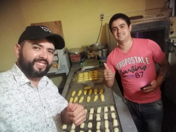 Padre ofrece desayuno y café artesanal para pagar el tratamiento de su hijo