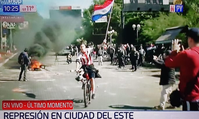 Violenta represión a manifestantes en Ciudad del Este