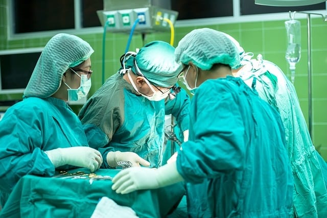 “Estudiantes ni cubiertos saben usar”: 10 contundentes frases del Dr. Filártiga