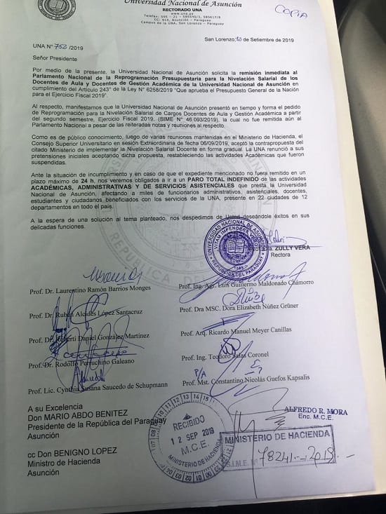 Docentes de la UNA emplazan a Abdo Benítez para evitar paro
