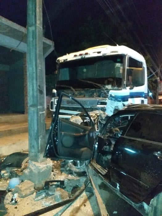 Scania se lleva todo por delante y mata a un hombre