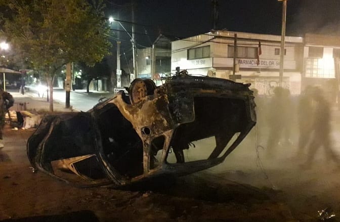 Chile: 11 impactantes imágenes de los saqueos y violentas protestas