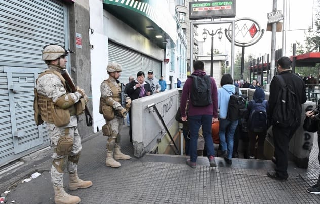 Chile: 11 impactantes imágenes de los saqueos y violentas protestas