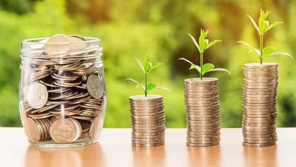 Banquero explica 10 claves para “ganar dinero con ética”