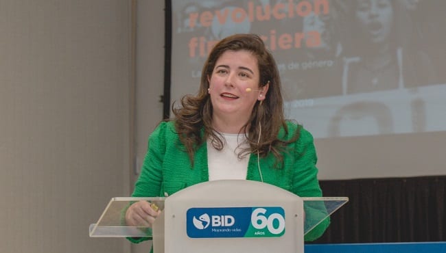 Mujeres cobran liderazgo y son ejemplos para negociar, aseguran