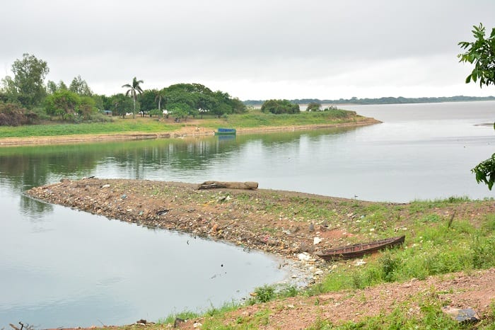 10 imágenes del río Paraguay convertido en un basural